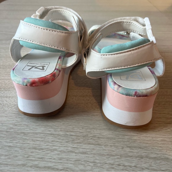 DIRTY LAUNDRY platform metallic buckle sandal size 8 - Picture 7 of 8